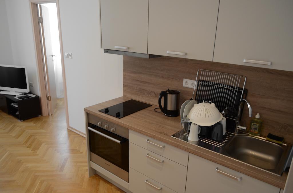 Apartment Milani With Private Garage Opatija Ruang foto